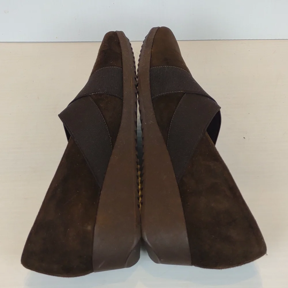 Munro American Zena Brwn Suede Slip-On Walking Wedge Black Elastic Crossing Gore